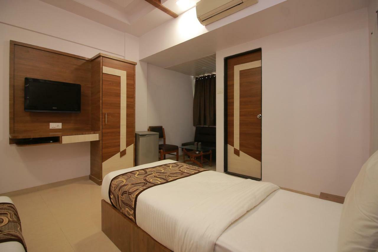 Hotel Apex Navi Mumbai Bagian luar foto