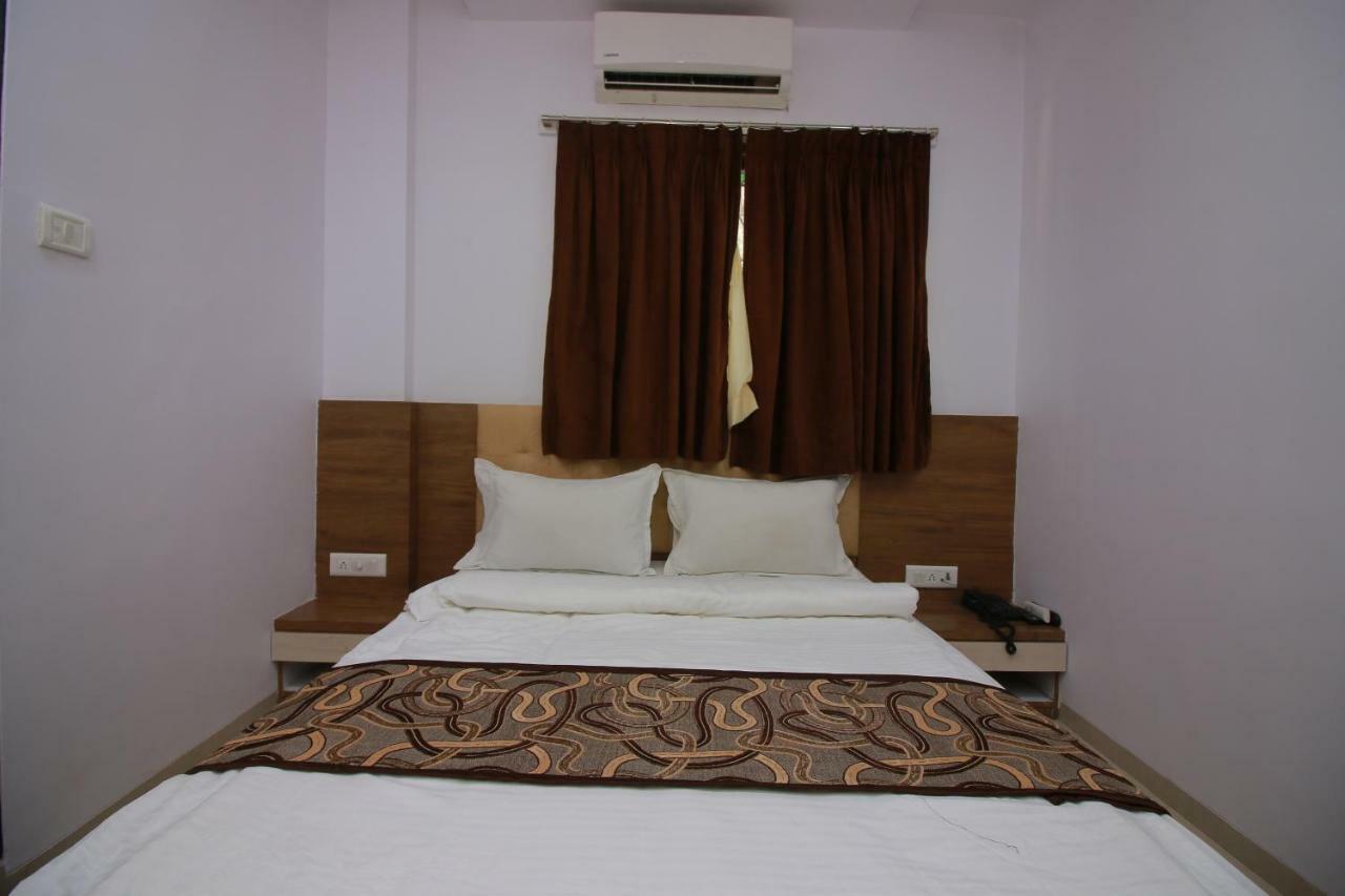 Hotel Apex Navi Mumbai Bagian luar foto
